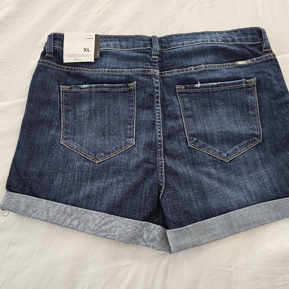 KanCan Estilo Cuffed Shorts Size XL NEW With Tags - Picture 4 of 12